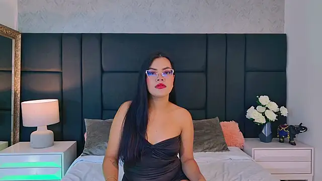 AliceLavenders online show from June 29, 2026, 1:22 pm