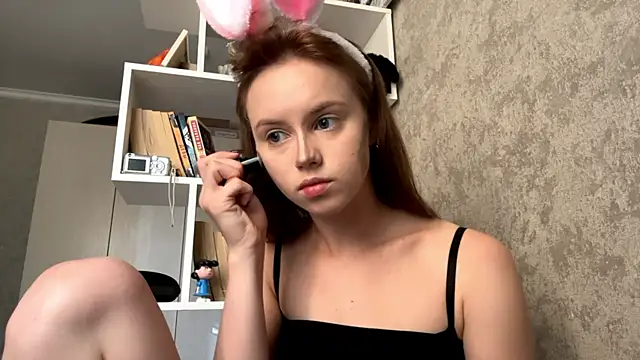 Snapshot of Mollybeans chatting on July 1, 2026, 1:24 pm Mollybeans online show from July 1, 2026, 1:24 pm