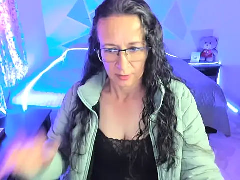 Snapshot of Ana_Flakita chatting on July 4, 2026, 8:26 pm Ana Flakita online show from July 4, 2026, 8:26 pm