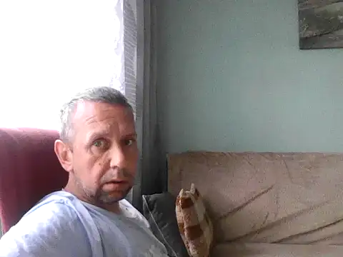 Snapshot of RafalekRozmarynowski81 chatting on July 3, 2026, 5:03 am RafalekRozmarynowski81 online show from July 3, 2026, 5:03 am