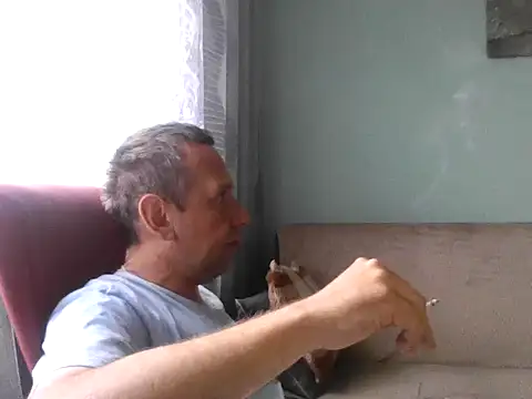 Snapshot of RafalekRozmarynowski81 chatting on July 5, 2026, 5:25 am RafalekRozmarynowski81 online show from July 5, 2026, 5:25 am