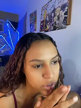Snapshot of lunauzumaki chatting on July 2, 2026, 7:42 pm lunauzumaki online show from July 2, 2026, 7:42 pm