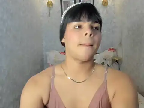Snapshot of emily_rosue_ chatting on July 9, 2026, 4:27 am emily rosue online show from July 9, 2026, 4:27 am