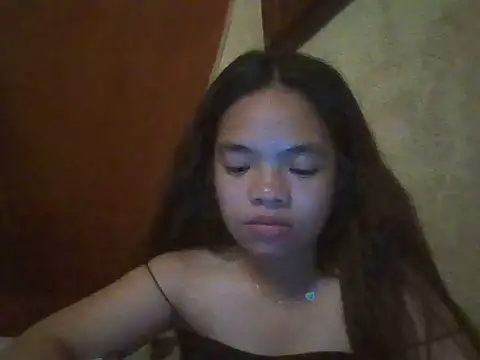 Snapshot of pretty_gia chatting on July 8, 2026, 12:04 am pretty gia online show from July 8, 2026, 12:04 am