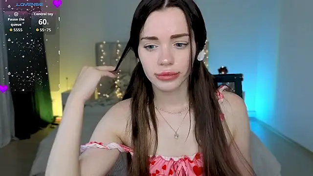Little cuti1e online show from June 23, 2026, 10:02 am