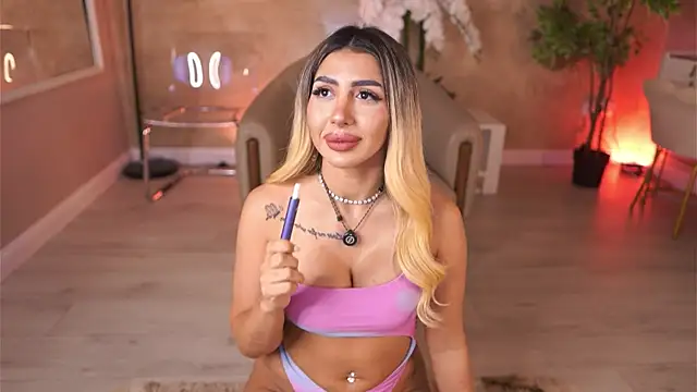 LucyyRosse online show from June 27, 2026, 8:30 am