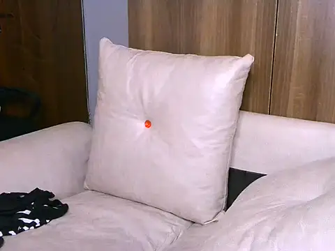Bustycece online show from June 20, 2026, 1:58 pm