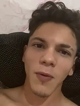 Snapshot of Felipelebleu chatting on July 8, 2026, 4:22 pm Felipelebleu online show from July 8, 2026, 4:22 pm