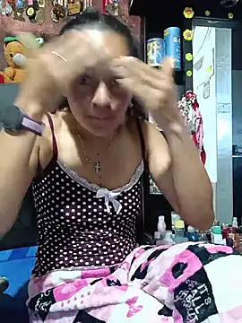 Snapshot of Estrella2001 chatting on July 8, 2026, 2:10 pm Estrella2001 online show from July 8, 2026, 2:10 pm