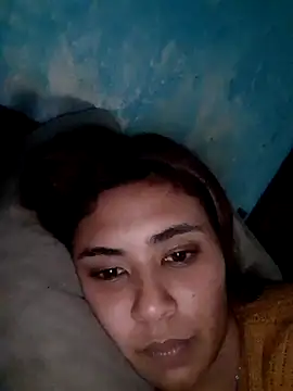 Snapshot of Flor_caliente chatting on August 3, 2026, 2:33 pm Flor caliente online show from August 3, 2026, 2:33 pm