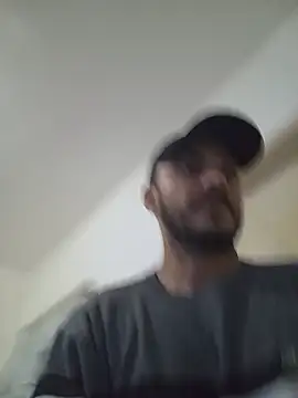 Edneishenrique online show from July 16, 2026, 6:41 am