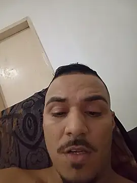 Edneishenrique online show from July 21, 2026, 6:27 am