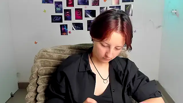 Dilara Kiss  online show from August 5, 2026, 5:32 am