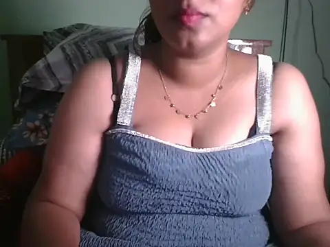 Snapshot of Tamil_Shailu chatting on July 16, 2026, 1:17 pm Tamil Shailu online show from July 16, 2026, 1:17 pm
