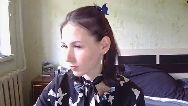 Snapshot of AcinarAlien chatting on June 17, 2026, 6:05 am AcinarAlien online show from June 17, 2026, 6:05 am