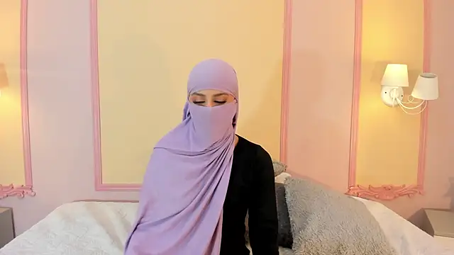 Snapshot of daniah__ chatting on June 18, 2026, 12:31 pm daniah online show from June 18, 2026, 12:31 pm