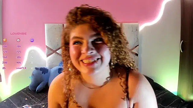 Snapshot of Kiara_velez chatting on July 31, 2026, 12:59 pm Kiara velez online show from July 31, 2026, 12:59 pm