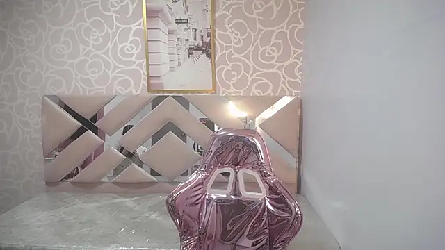 Snapshot of KiaraStar_ch chatting on June 19, 2026, 8:12 pm KiaraStar ch online show from June 19, 2026, 8:12 pm