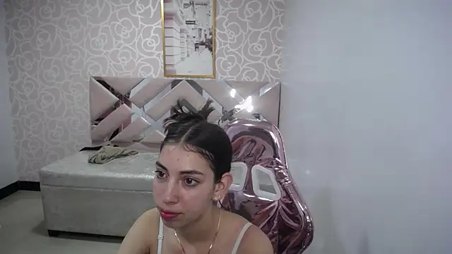 Snapshot of KiaraStar_ch chatting on July 3, 2026, 7:42 pm KiaraStar ch online show from July 3, 2026, 7:42 pm