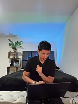 Snapshot of SantiLux_ chatting on June 20, 2026, 3:53 am SantiLux online show from June 20, 2026, 3:53 am