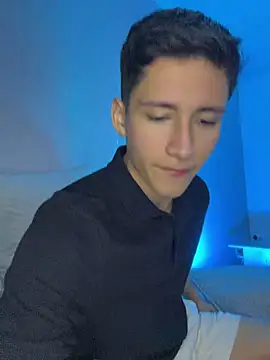 Snapshot of SantiLux_ chatting on July 18, 2026, 3:00 am SantiLux online show from July 18, 2026, 3:00 am