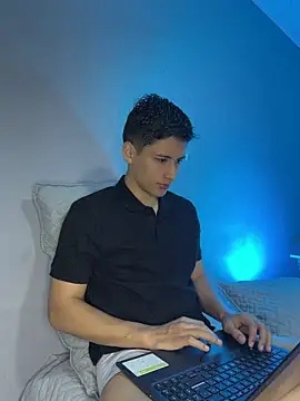 Snapshot of SantiLux_ chatting on July 19, 2026, 8:34 pm SantiLux online show from July 19, 2026, 8:34 pm
