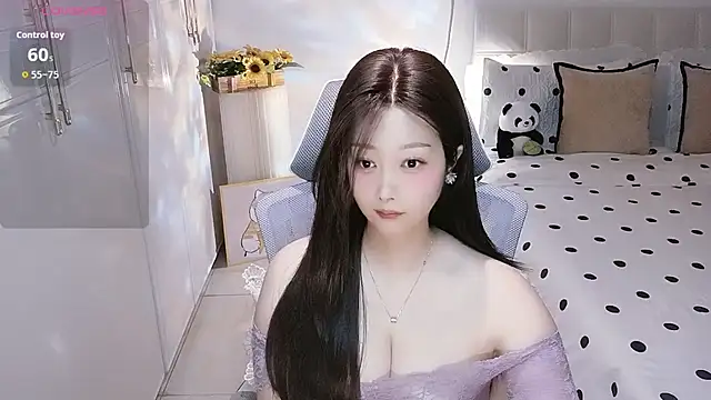 Snapshot of Angelucky- chatting on August 3, 2026, 7:17 pm Angelucky- online show from August 3, 2026, 7:17 pm