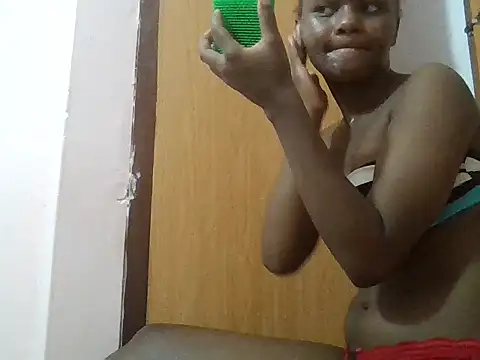 Snapshot of Beauty-Doll2 chatting on July 5, 2026, 6:15 pm Beauty-Doll2 online show from July 5, 2026, 6:15 pm