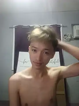 Snapshot of Fem_phiLboy69 chatting on July 24, 2026, 4:05 pm Fem phiLboy69 online show from July 24, 2026, 4:05 pm