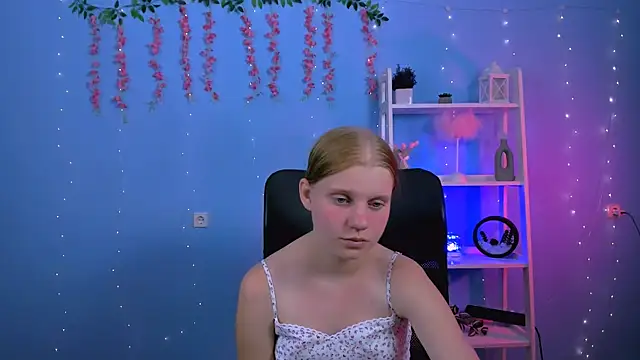 Snapshot of bella_sky11 chatting on August 3, 2026, 11:08 pm bella sky11 online show from August 3, 2026, 11:08 pm