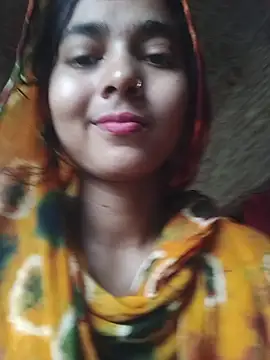 Snapshot of Simran_143 chatting on August 3, 2026, 4:33 am Simran 143 online show from August 3, 2026, 4:33 am