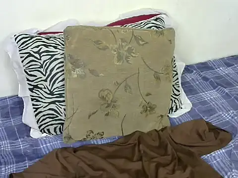 Snapshot of brownfinegirl22 chatting on July 22, 2026, 7:55 am brownfinegirl22 online show from July 22, 2026, 7:55 am