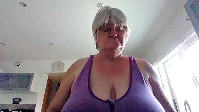 coquinesensuel online show from June 29, 2026, 1:22 pm