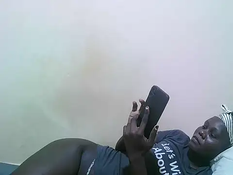 Snapshot of bianca_love2 chatting on July 5, 2026, 8:05 pm bianca love2 online show from July 5, 2026, 8:05 pm