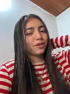 Julia valentina online show from July 5, 2026, 1:23 am
