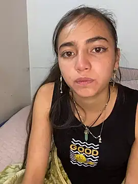 Julia valentina online show from July 14, 2026, 2:49 am