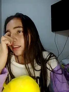 Julia valentina online show from July 21, 2026, 3:31 am