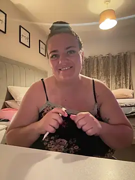 Snapshot of Bustygem_ chatting on July 9, 2026, 9:30 pm Bustygem online show from July 9, 2026, 9:30 pm