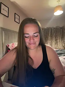 Snapshot of Bustygem_ chatting on July 18, 2026, 10:35 pm Bustygem online show from July 18, 2026, 10:35 pm