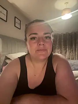 Snapshot of Bustygem_ chatting on July 23, 2026, 11:02 pm Bustygem online show from July 23, 2026, 11:02 pm