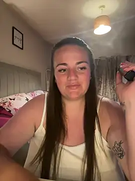 Snapshot of Bustygem_ chatting on July 31, 2026, 9:58 pm Bustygem online show from July 31, 2026, 9:58 pm