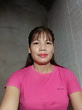 Snapshot of Gee_hot chatting on August 2, 2026, 11:03 pm Gee hot online show from August 2, 2026, 11:03 pm