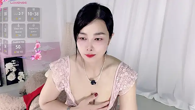 Snapshot of Happy365_ chatting on July 2, 2026, 10:49 pm Happy365 online show from July 2, 2026, 10:49 pm