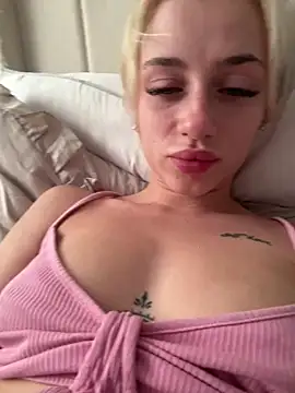 Mialovexox online show from June 24, 2026, 5:56 pm