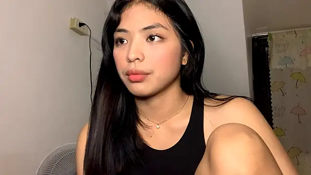 Snapshot of Hazelanne chatting on July 16, 2026, 1:17 pm Hazelanne online show from July 16, 2026, 1:17 pm