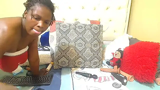 Snapshot of NoviaveeXXX chatting on July 8, 2026, 4:44 pm NoviaveeXXX online show from July 8, 2026, 4:44 pm