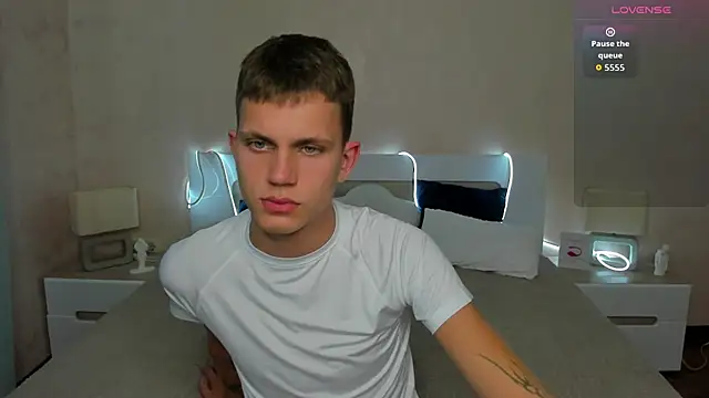 Snapshot of m0neyken chatting on July 10, 2026, 3:00 am m0neyken online show from July 10, 2026, 3:00 am