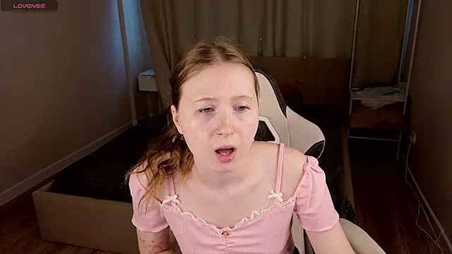 Snapshot of LiliTiny chatting on July 16, 2026, 1:44 am LiliTiny online show from July 16, 2026, 1:44 am