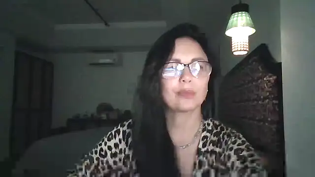 Snapshot of Velymina chatting on July 7, 2026, 1:37 pm Velymina online show from July 7, 2026, 1:37 pm