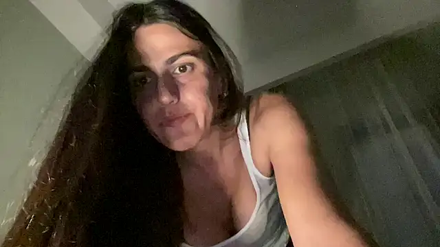 Snapshot of Rineliadi chatting on August 6, 2026, 5:04 pm Rineliadi online show from August 6, 2026, 5:04 pm